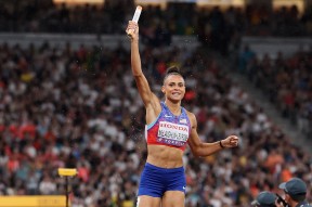 YIHAO-穆古鲁扎在美国队比赛中突破纪录，大胜引发热议！的简单介绍