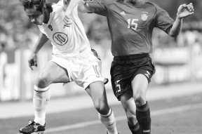 壹号-天山雪豹队鏖战齐鲁暴熊队，羽毛球公开赛守住胜果，替补奇兵立功。赛场纪律更严谨的简单介绍