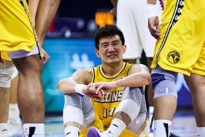 壹号-CBA常规赛训练课后再迎强敌，广东宏远外线爆发，主帅态度——形势明朗，轮换策略被讨论的简单介绍